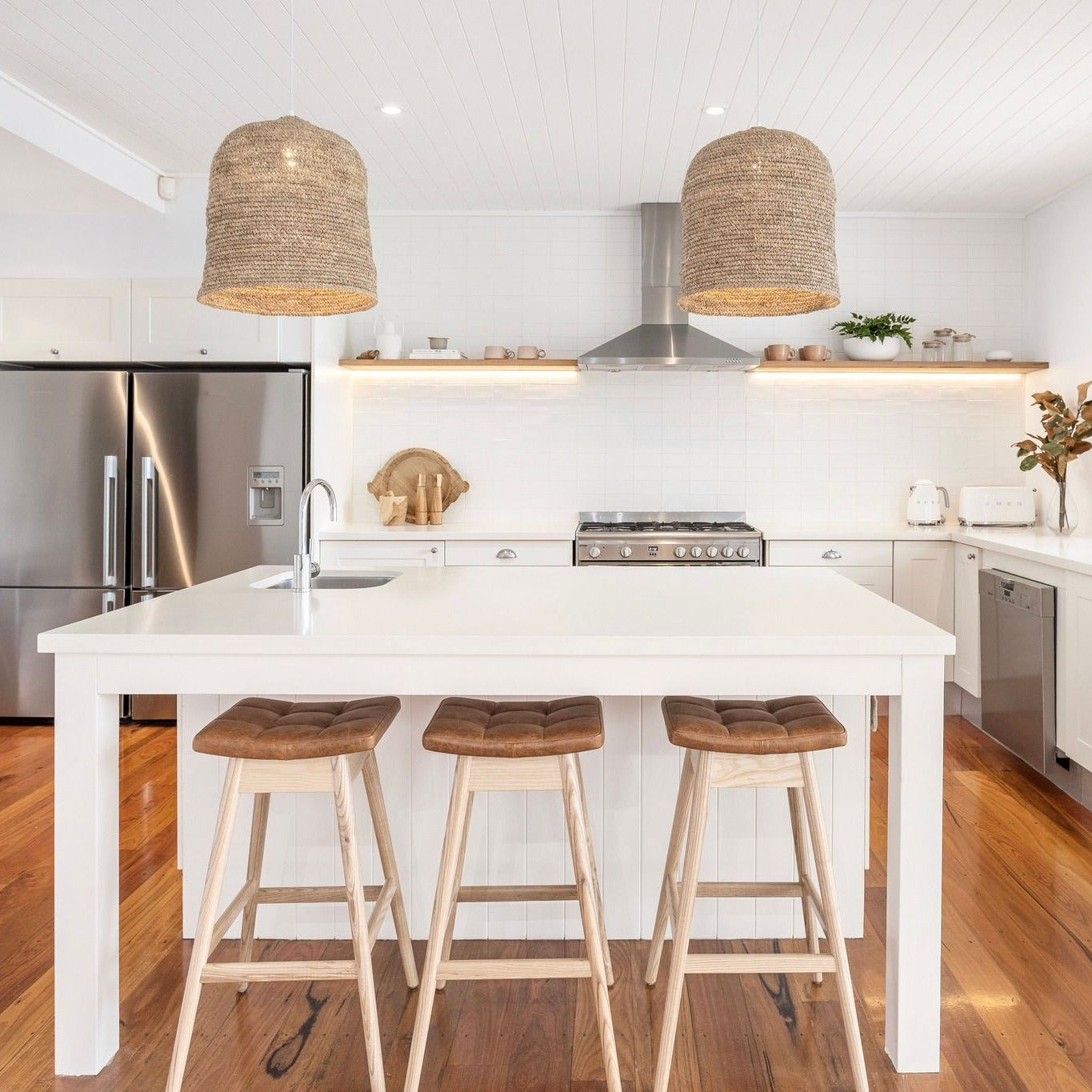 Iconic Mid-century Modern Kitchen Stools That are Still on Trend in 2023