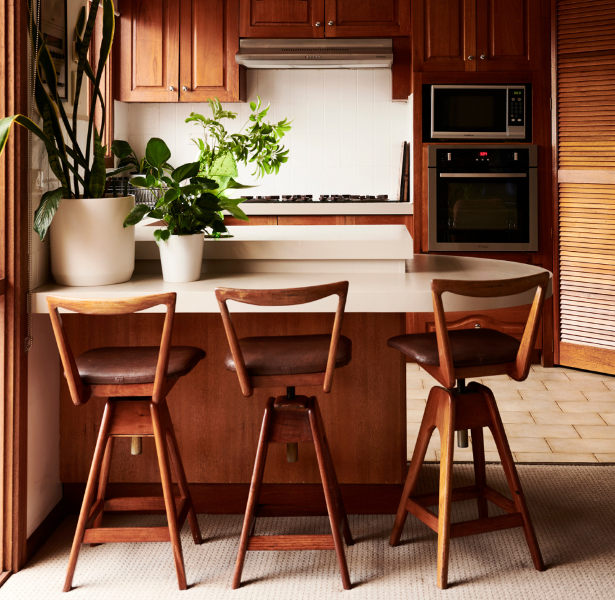 A Retro Templestowe Rental, Complete With An Indoor Pool!