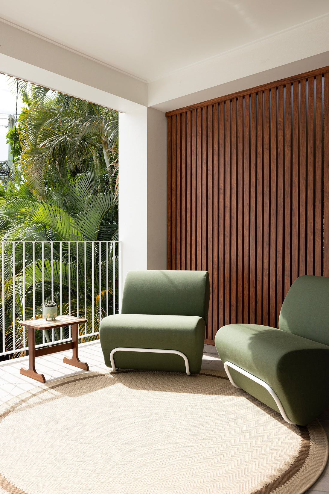 The TH Brown Outdoor Modul Trend Lounge in Gold Coast 